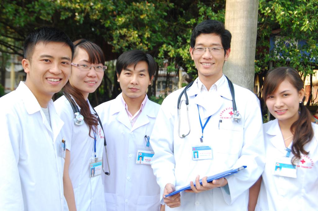 Đội ngũ nhân viên y tế thân thiện, chuyên môn vững vàng