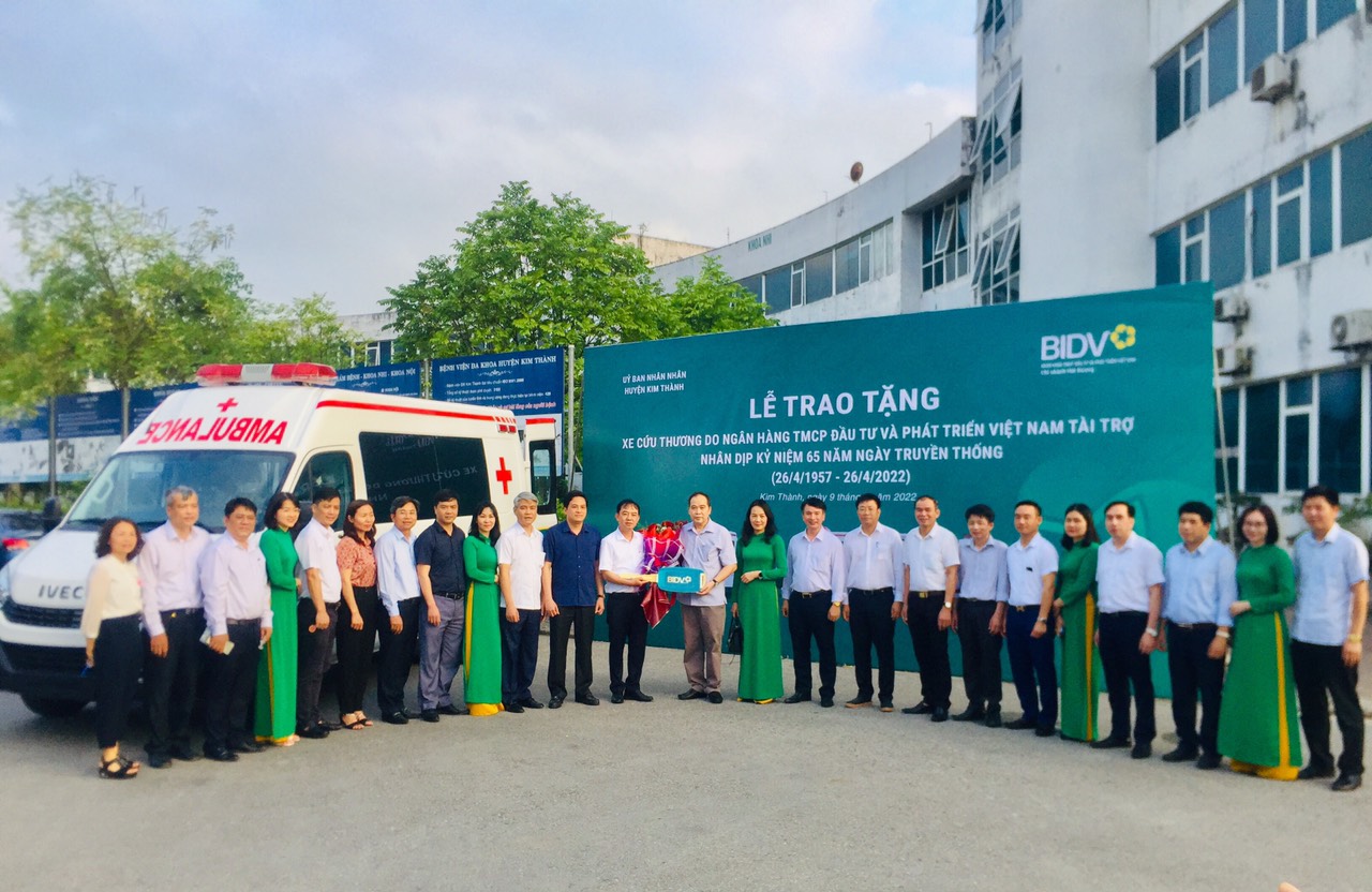 Tiếp nhận xe cứu thương của BIDV 