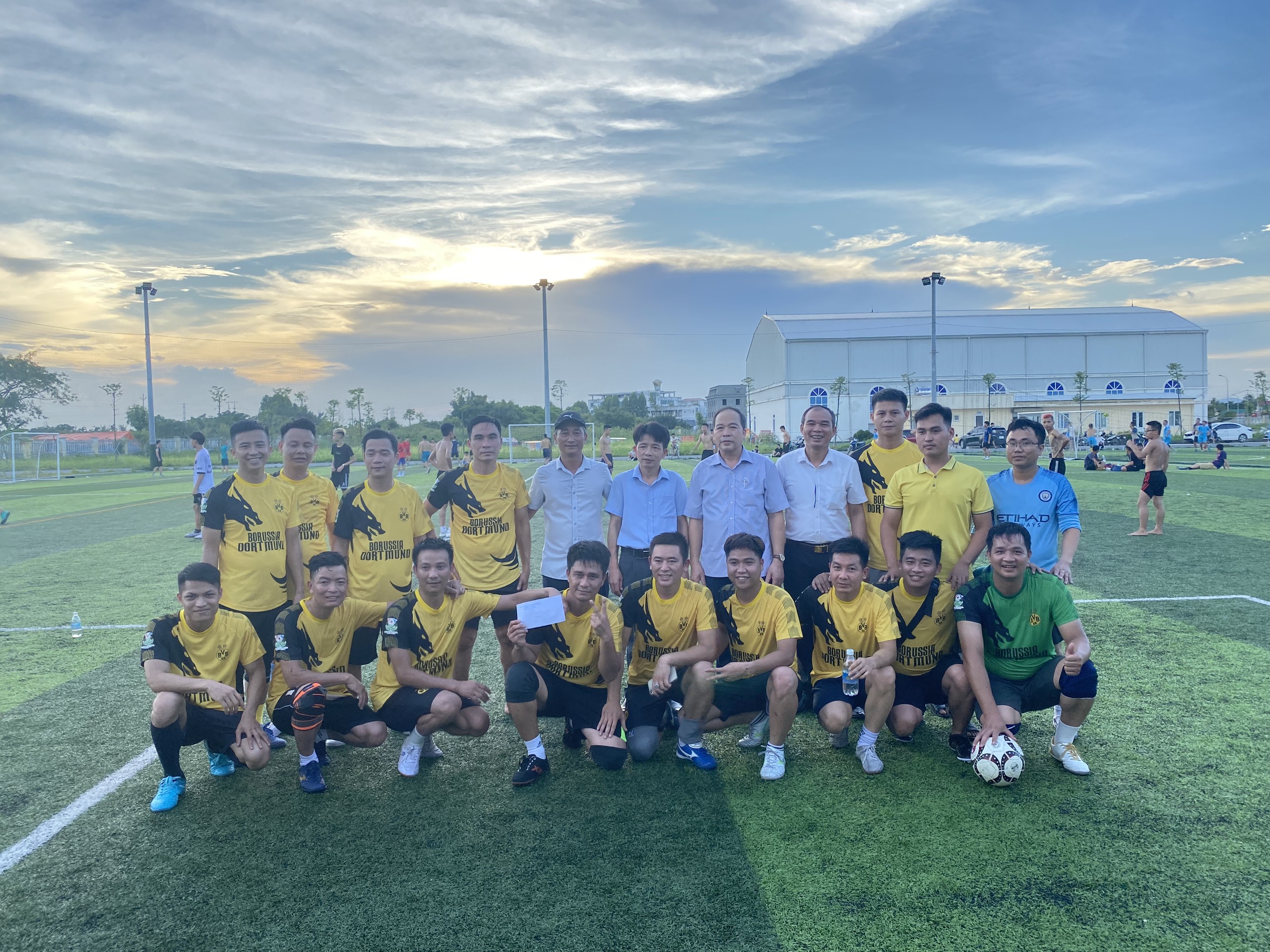 TTYT Kim Thành tham gia giải bóng đá nam mở rộng lần thứ II ngành y tế Hải Dương