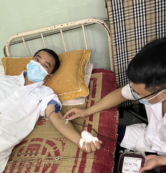 Kim Thành: 3 Nhân viên y tế hiến máu cứu bệnh nhân