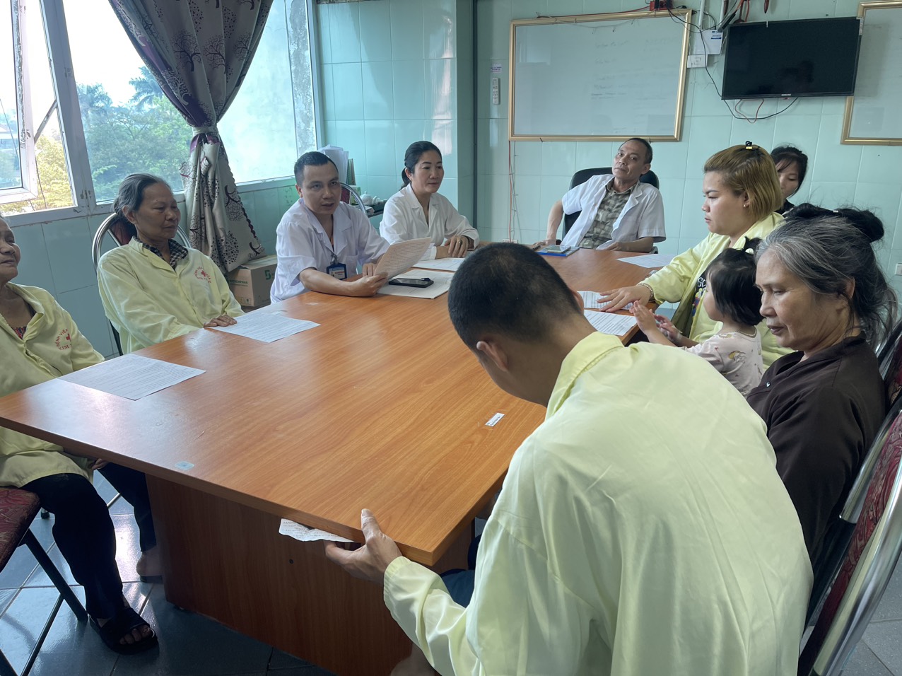 TTYT huyện Kim Thành tổ chức họp Hội đồng người bệnh tại khoa Nhi