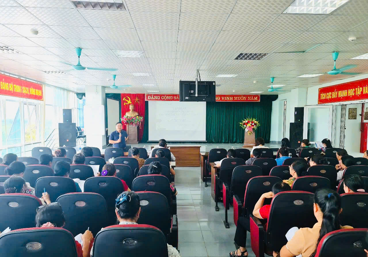 Tập huấn chuyên môn nghiệp vụ cho cộng tác viên dân số mới và yếu năm 2025